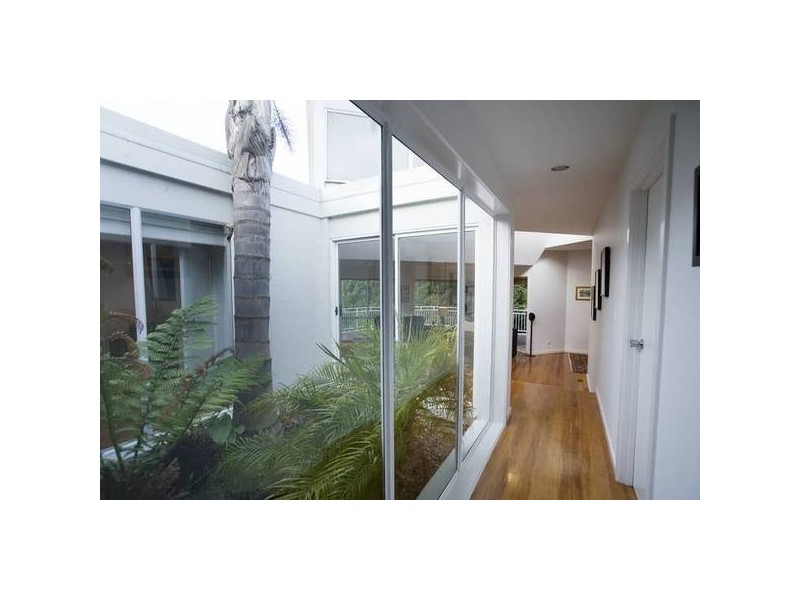 19 Maryrose Crescent, Endeavour Hills VIC 3802