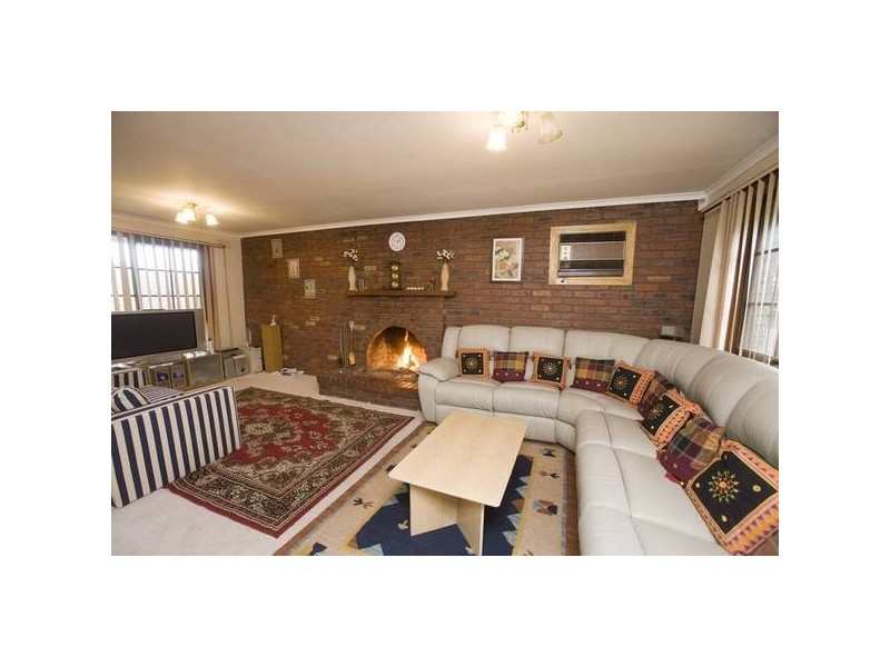 9 Thompson Court, Endeavour Hills VIC 3802