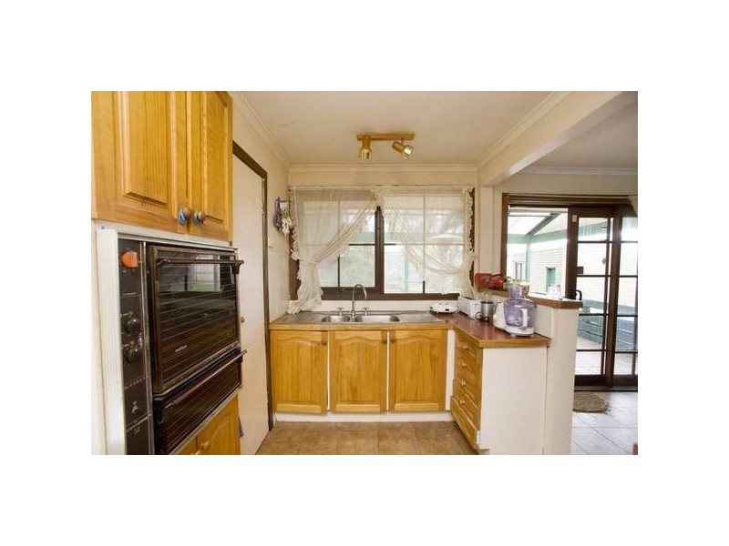 9 Thompson Court, Endeavour Hills VIC 3802