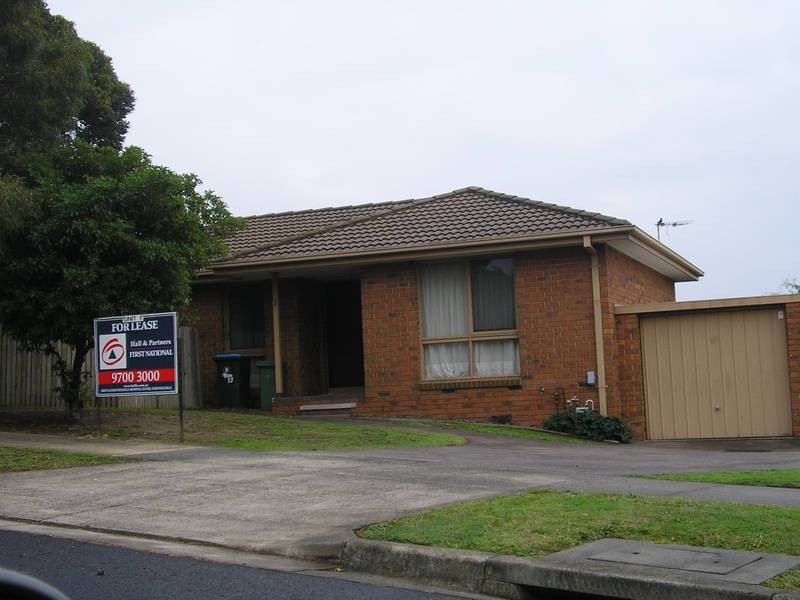1/13 Endeavour Cresent, Endeavour Hills VIC 3802