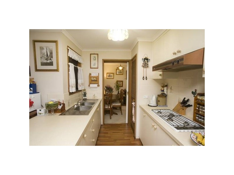 32 Denton Drive, Endeavour Hills VIC 3802
