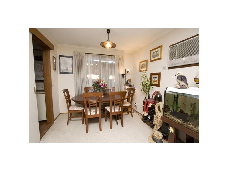 32 Denton Drive, Endeavour Hills VIC 3802