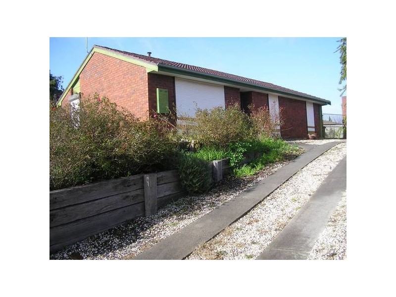 246 James Cook Drive, Endeavour Hills VIC 3802