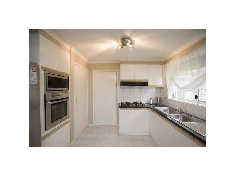 27 Georgette Crescent, Endeavour Hills VIC 3802