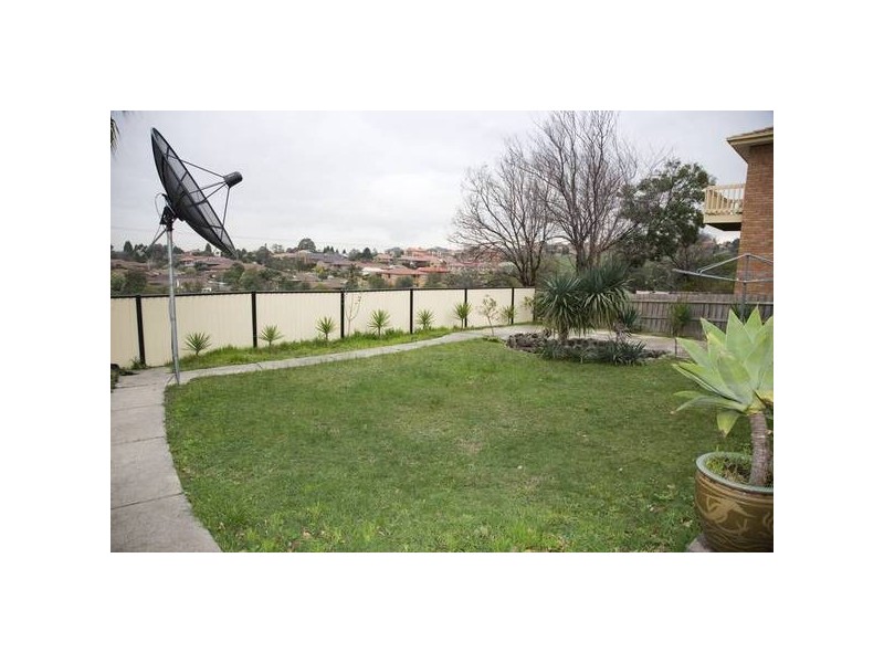 27 Georgette Crescent, Endeavour Hills VIC 3802