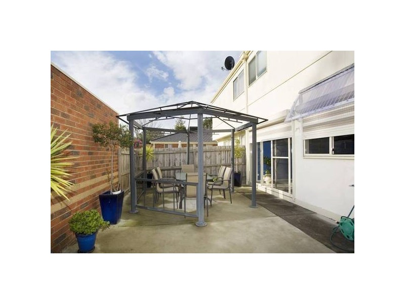 1/10 James Street, Dandenong VIC 3175
