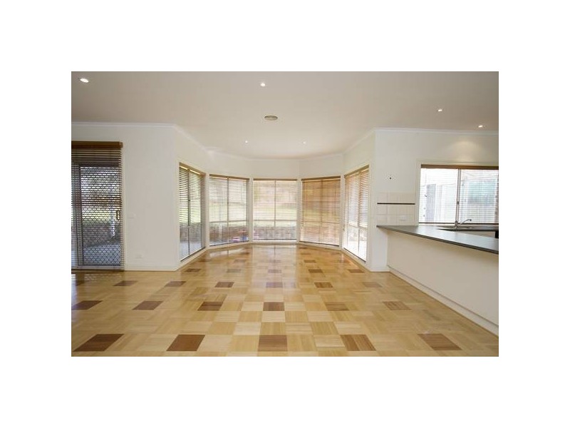 7 Dana, Rowville VIC 3178