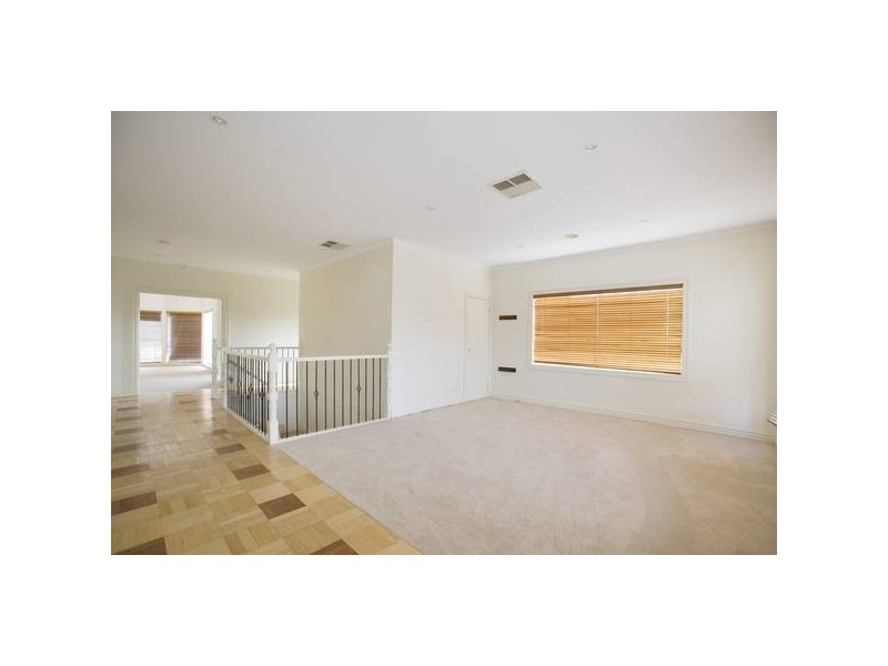 7 Dana, Rowville VIC 3178