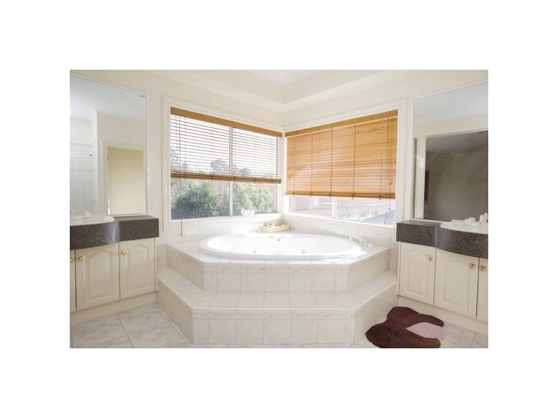 7 Dana, Rowville VIC 3178