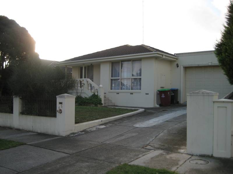 45 Glen Eagles Drive, Endeavour Hills VIC 3802