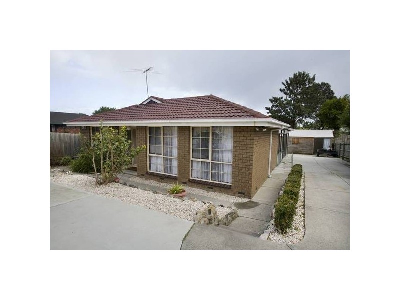 24 Gray Close, Endeavour Hills VIC 3802