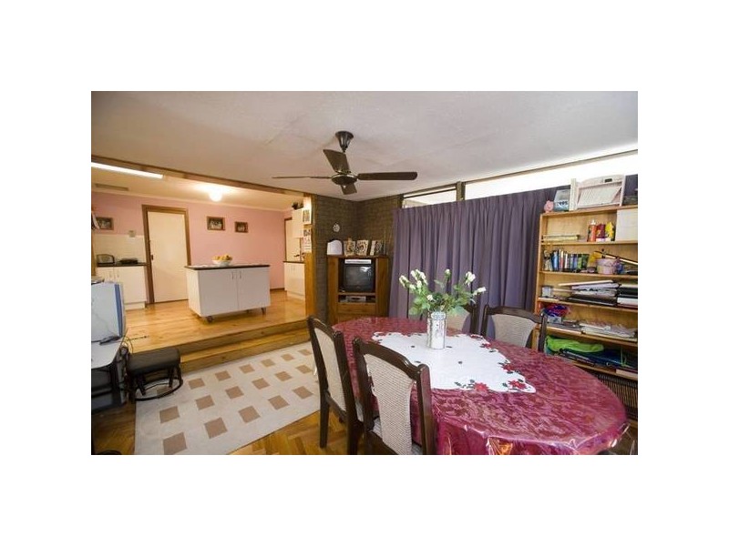 24 Gray Close, Endeavour Hills VIC 3802