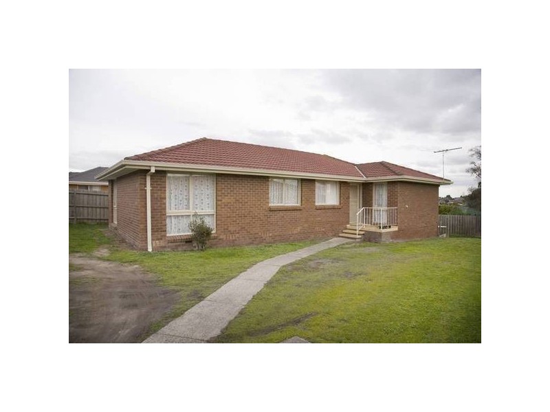15 John Fawkner Drive, Endeavour Hills VIC 3802