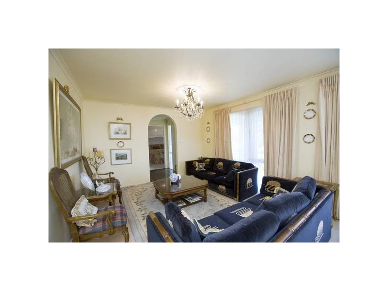 77 Matthew Flinders Avenue, Endeavour Hills VIC 3802