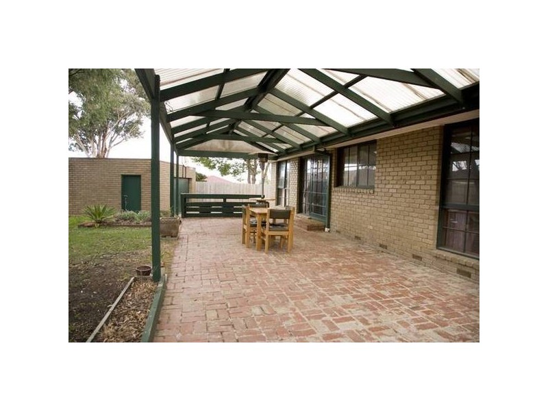 9 Thompson Crt, Endeavour Hills VIC 3802