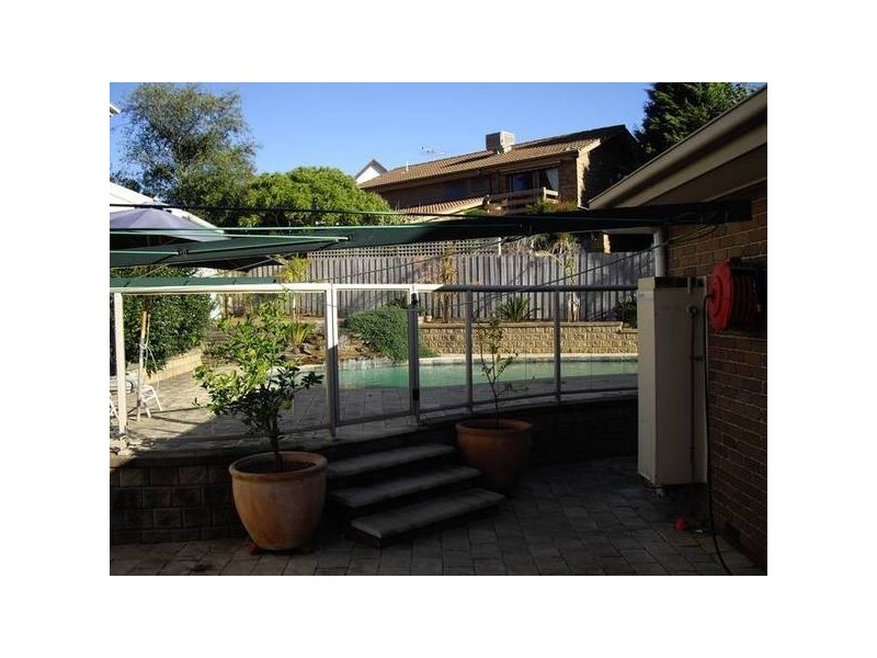 10 Fleming Close, Endeavour Hills VIC 3802