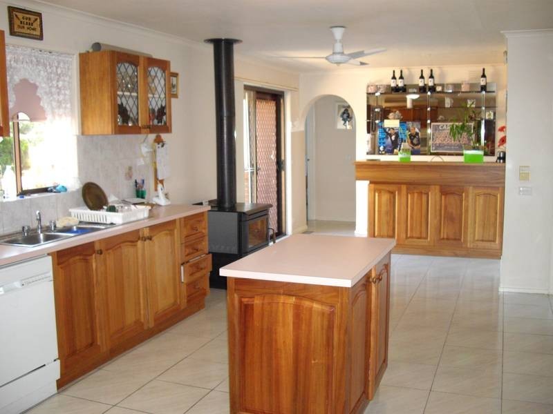 8 Gathrey Court, Endeavour Hills VIC 3802