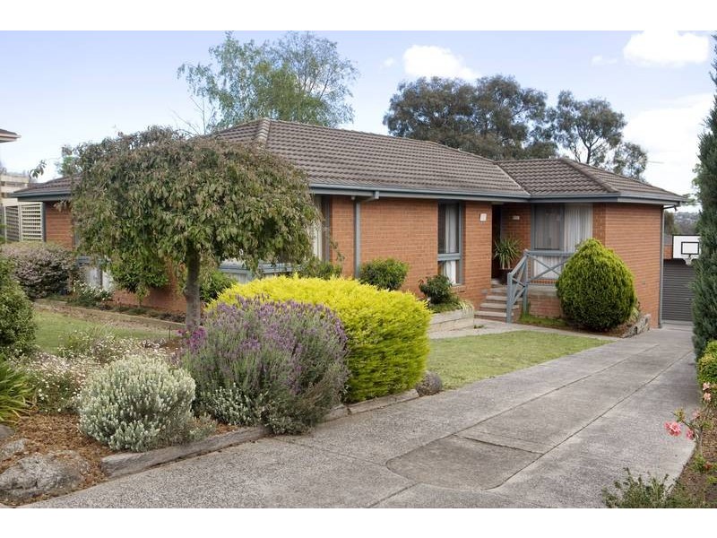 2 Cristata Avenue, Endeavour Hills VIC 3802