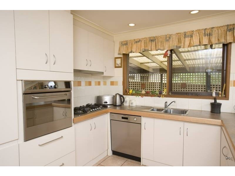 2 Cristata Avenue, Endeavour Hills VIC 3802