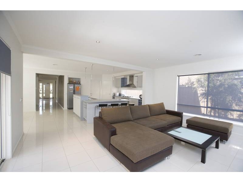 4 Princeton Drive, Keysborough VIC 3173