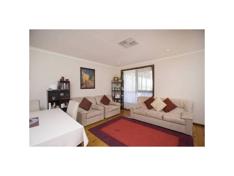 9 Sienna Crescent, Endeavour Hills VIC 3802