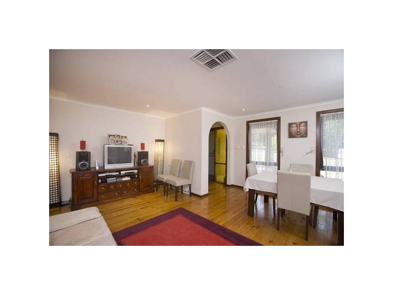 9 Sienna Crescent, Endeavour Hills VIC 3802