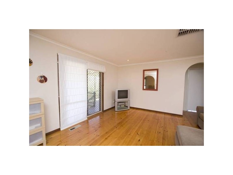 9 Sienna Crescent, Endeavour Hills VIC 3802