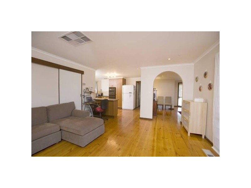 9 Sienna Crescent, Endeavour Hills VIC 3802