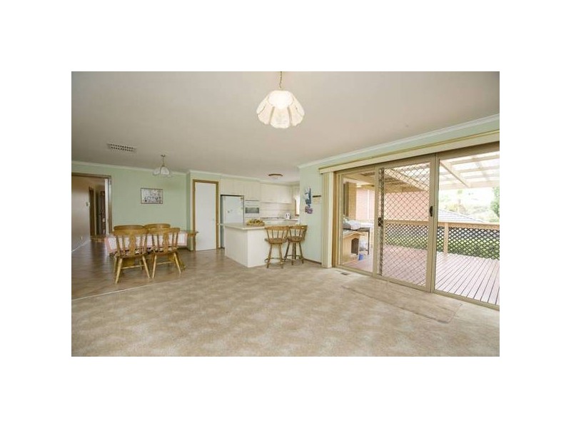 11 Evonne Court, Endeavour Hills VIC 3802