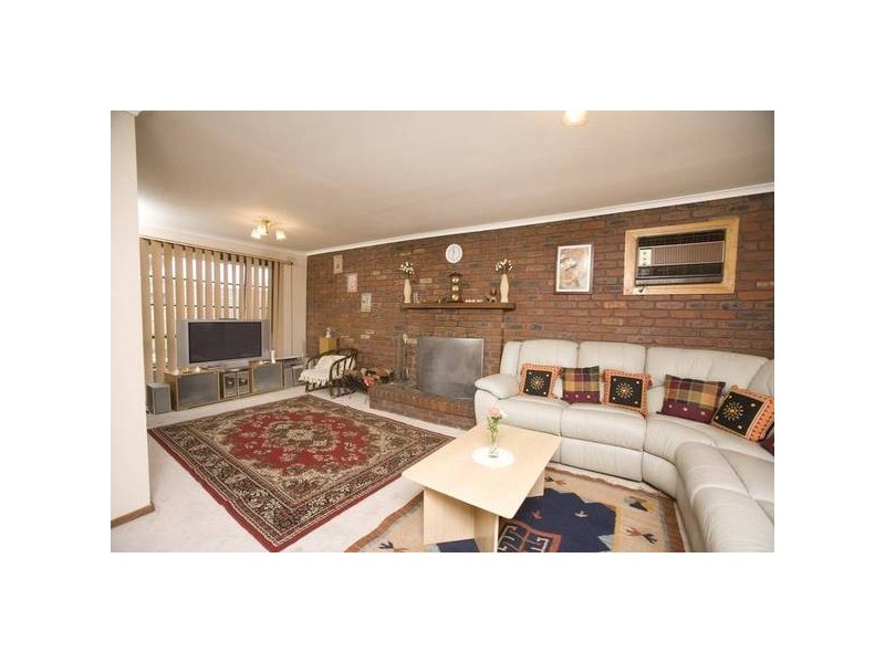 9 Thompson Court, Endeavour Hills VIC 3802