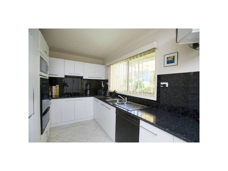 21/8 Monteith Crescent, Endeavour Hills VIC 3802