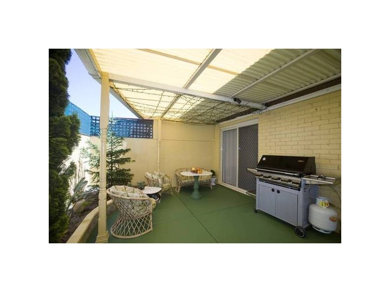 21/8 Monteith Crescent, Endeavour Hills VIC 3802