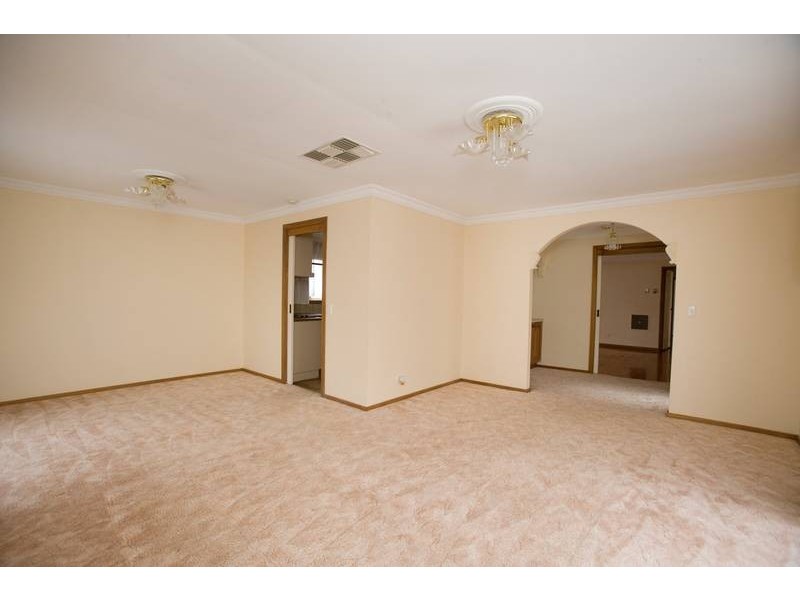 69 Georgette Crescent, Endeavour Hills VIC 3802