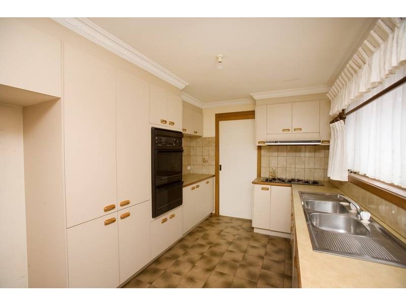 69 Georgette Crescent, Endeavour Hills VIC 3802