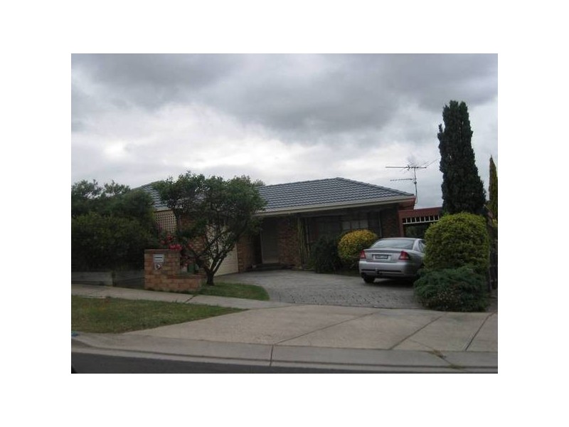 4 Shafer Court, Endeavour Hills VIC 3802