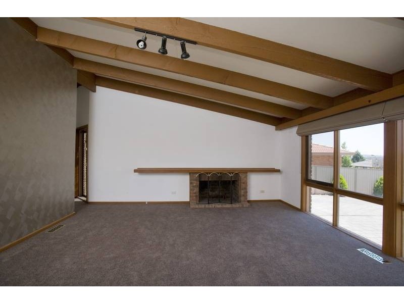 12 Hamilton Close, Endeavour Hills VIC 3802