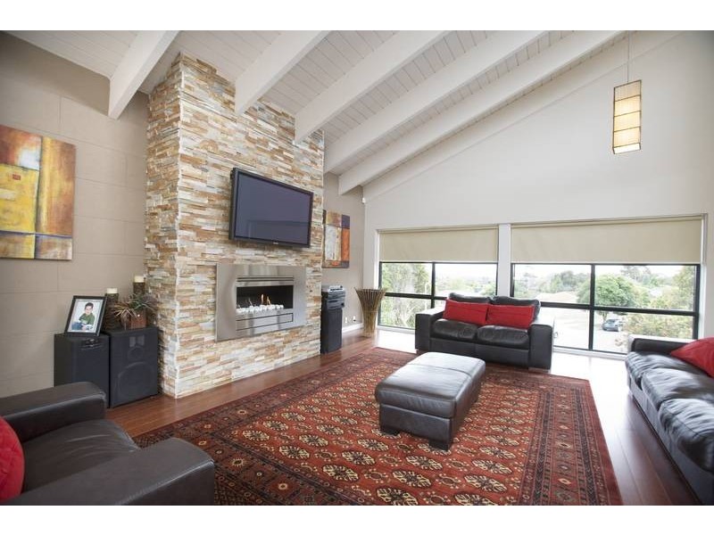 13 Gray Close, Endeavour Hills VIC 3802