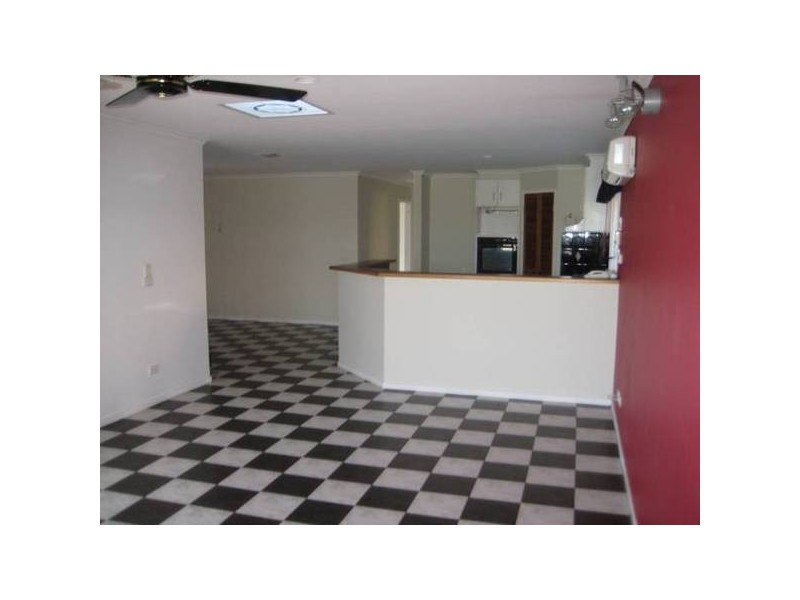 6 FERNCROFT AVENUE, Berwick VIC 3806