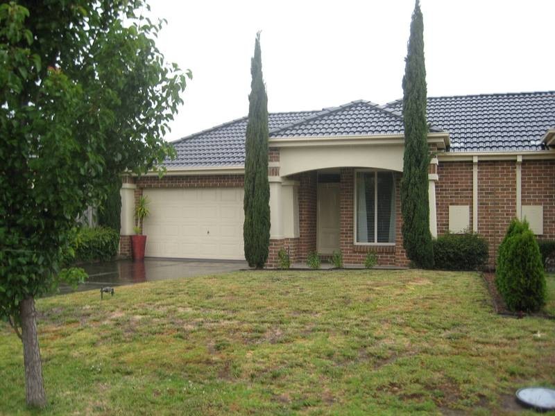 21 John Fisher Drive, Berwick VIC 3806
