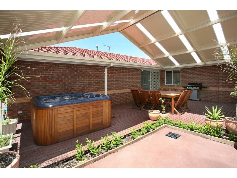 6 Wittenberg Court, Narre Warren VIC 3805