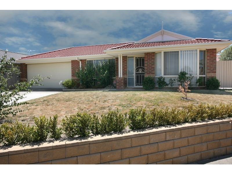 6 Wittenberg Court, Narre Warren VIC 3805