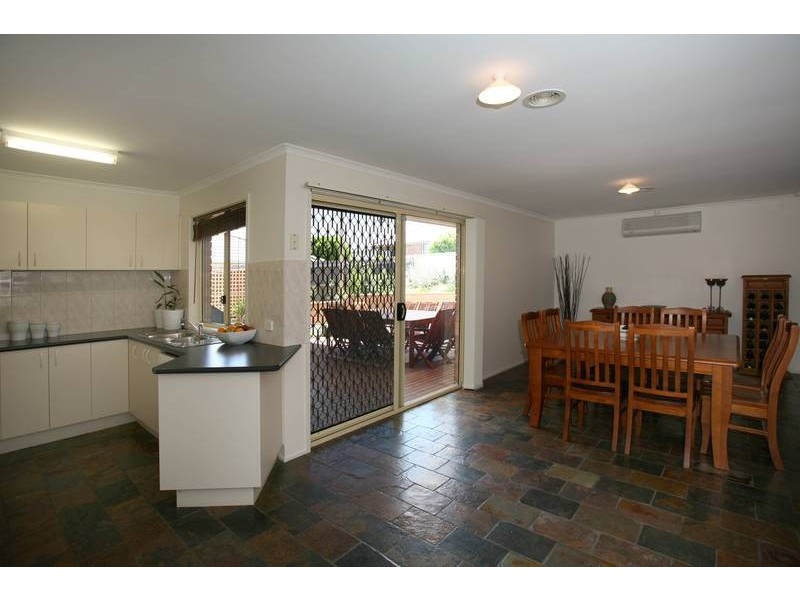 6 Wittenberg Court, Narre Warren VIC 3805