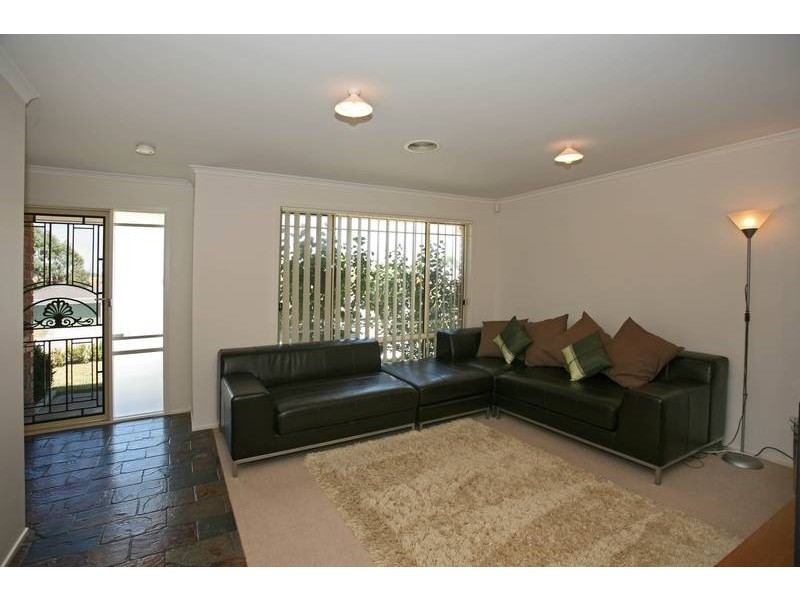 6 Wittenberg Court, Narre Warren VIC 3805