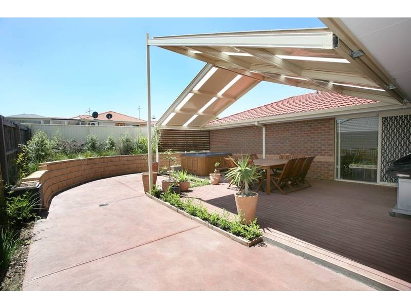 6 Wittenberg Court, Narre Warren VIC 3805