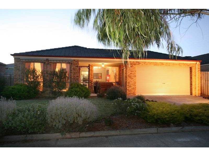 36 Sallybrook Circuit, Narre Warren VIC 3805