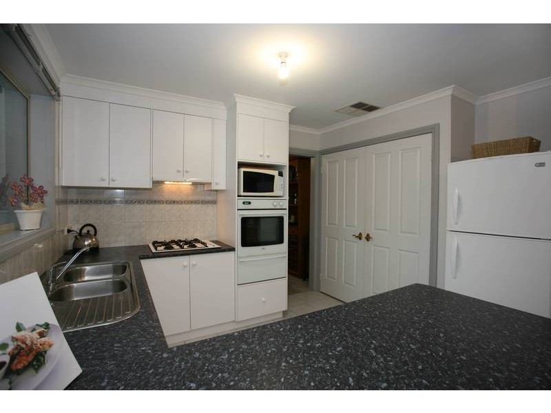 36 Sallybrook Circuit, Narre Warren VIC 3805