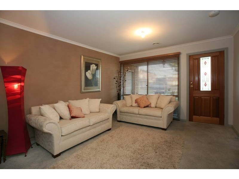 36 Sallybrook Circuit, Narre Warren VIC 3805