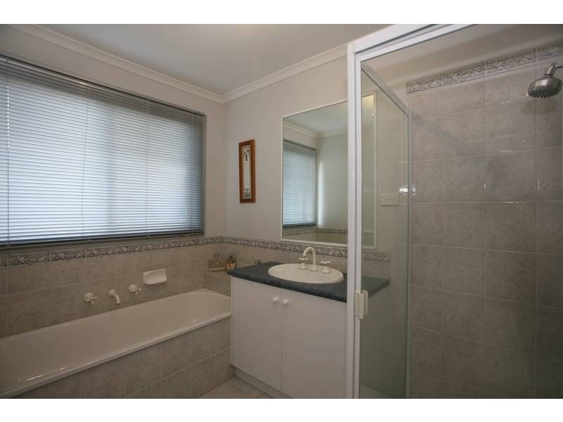 36 Sallybrook Circuit, Narre Warren VIC 3805