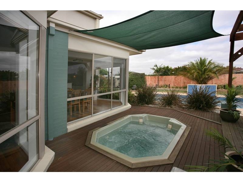 46 Crawley Road, Narre Warren North VIC 3804