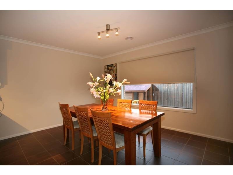 11 Skipperstone Glen, Narre Warren South VIC 3805